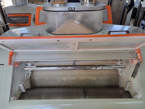 Fabrication de farine artisanale au Moulin de Champcors