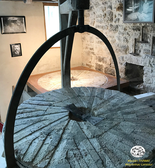 Meule ancienne de la Minoterie Thamié